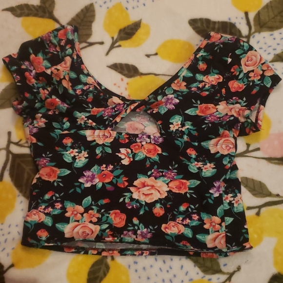 Ultra flirt crop - Picture 1 of 2